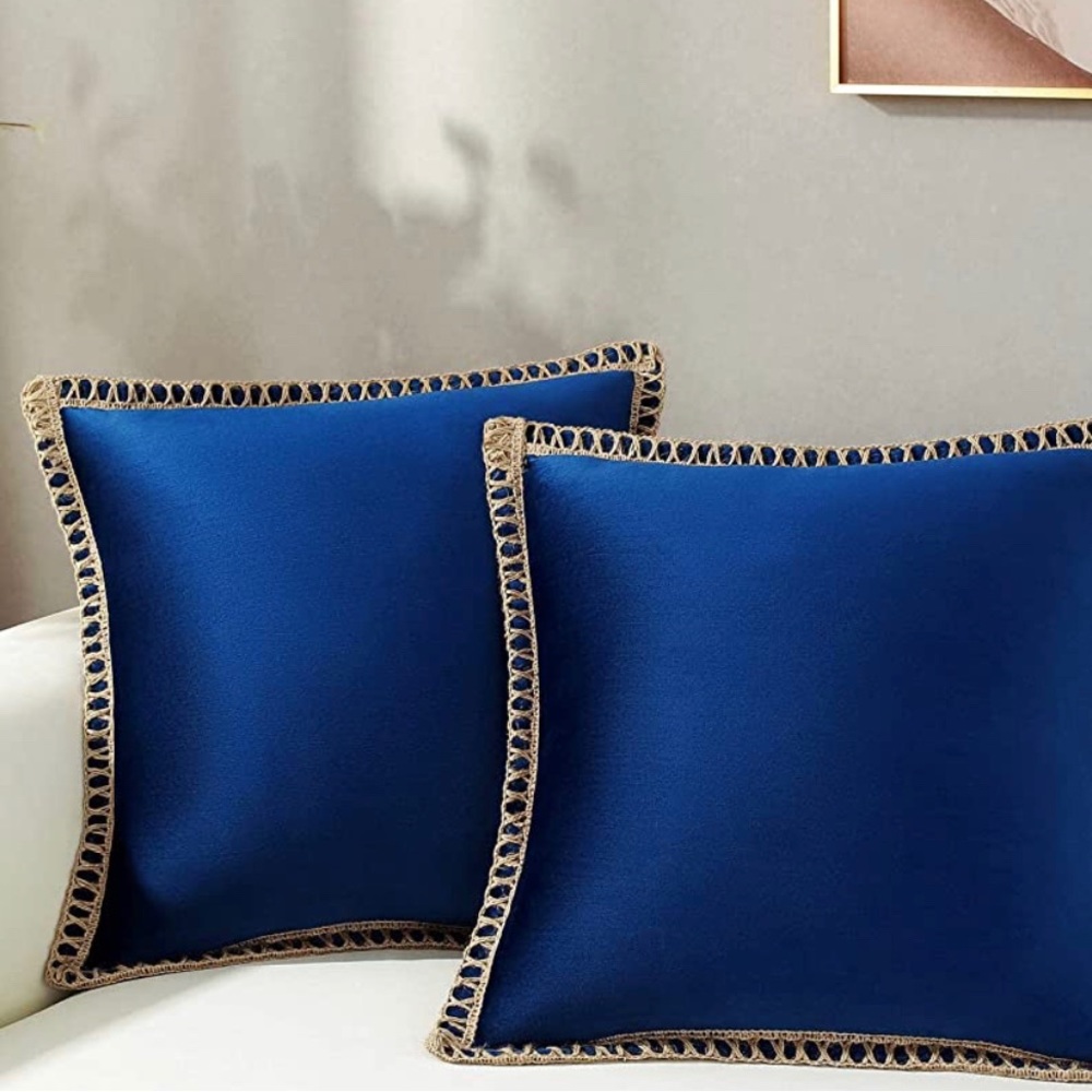 AmHoo decorative accent pillow